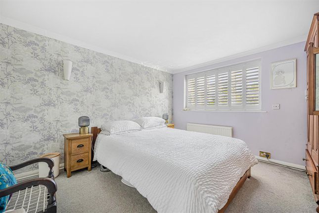 Chain Cottage, Wokingham Road, Hurst photo 2
