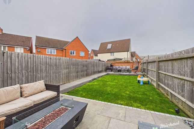 3 Mirabelle Close, Aylesbury photo 3