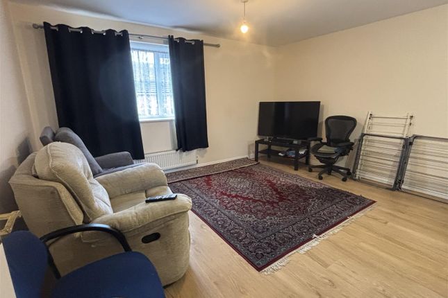 Flat 31, Clarinet Court, 19, Symphony Close, Edgware photo 2