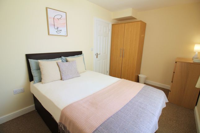 Room to rent in Woodlands Road, Doncaster