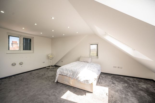 Arundel Close, Stratford photo 4