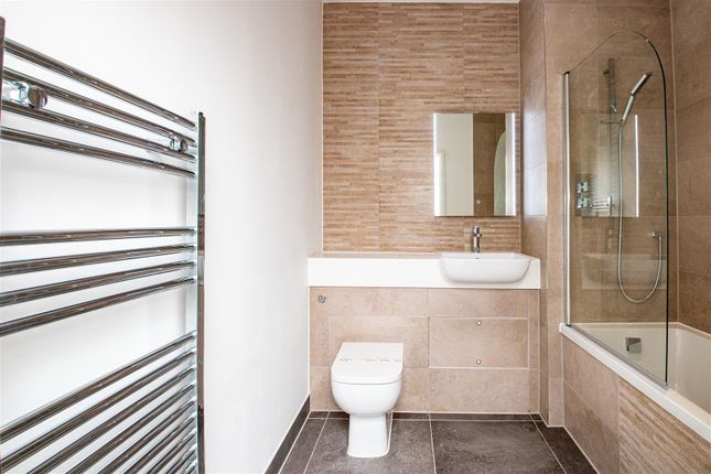 Buckingham Court, Plot 213, Silbury Boulevard, Milton Keynes photo 4