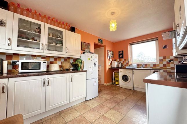 38, Sideling Fields, Devon photo 2