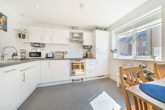 Flat 18, Voltaire Buildings, 330, Garratt Lane, London photo 3