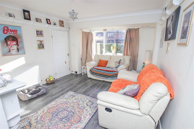 97, Aintree Avenue, Doncaster photo 2