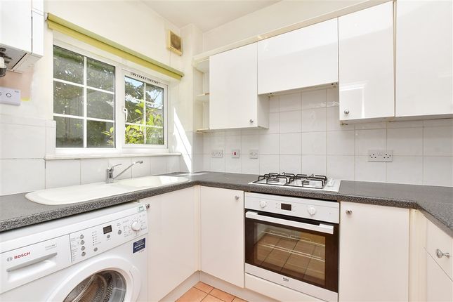 Woodcote Mews, Wallington photo 4