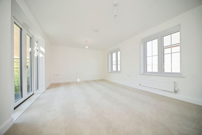 21, Saltsman Road, Bury St. Edmunds photo 4