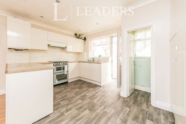 26, Broadway, Jaywick photo 2