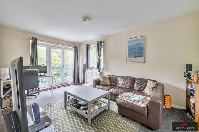 146 Dorset Court,, Copley Close, Greater London photo 3