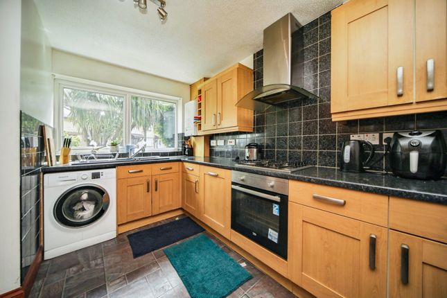 19, Carlford Close, Ipswich photo 4
