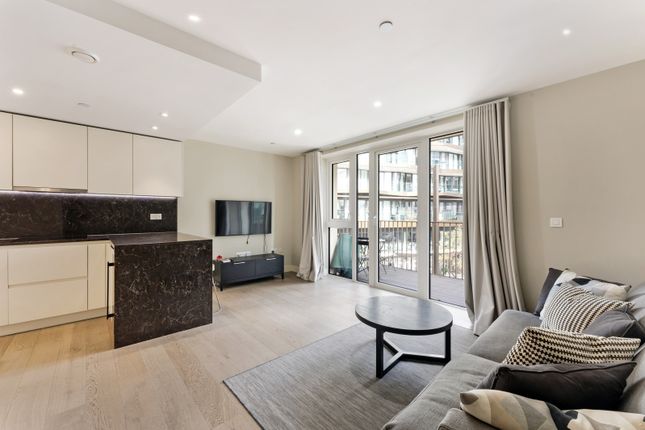 Flat for sale in Vaughan Way, London Dock