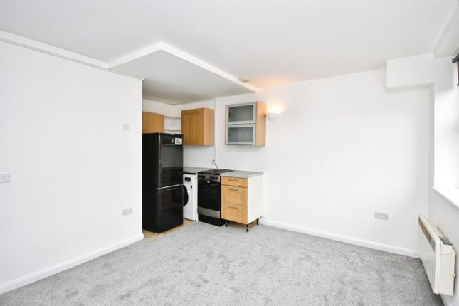 Flat 18 Flagstones, 5, Granville Place, Aylesbury photo 4