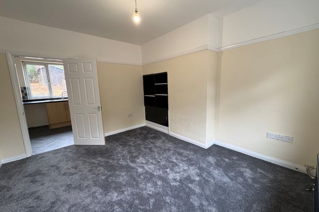 292, Thurcaston Road, Leicestershire photo 2
