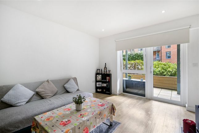 Flat 14, Capri House, 1, Beaufort Square, London photo 3