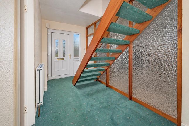22, Beaumont Crescent, Dundee photo 3