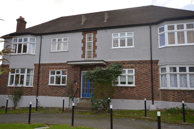 Flat to rent in Palmerston Road, Buckhurst Hill