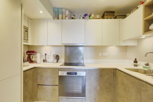 Flat FLAT 212, BEAUMONT COURT, 61 - 71, Victoria Avenue, Southend-on-sea photo 4