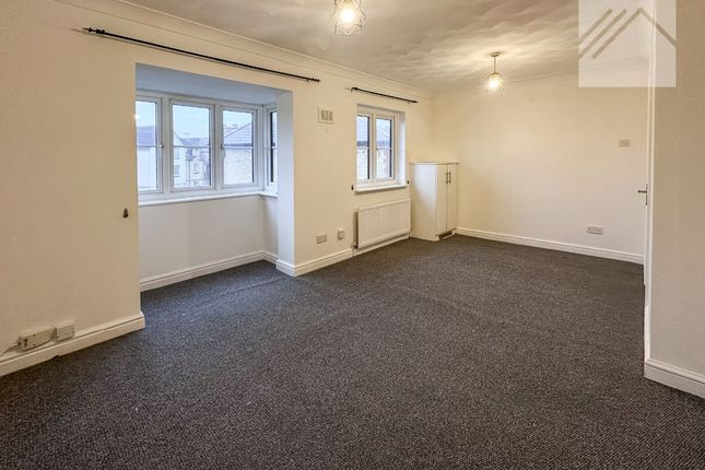 20 College Close, Grays photo 2