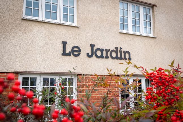 Le Jardin,10, Station Road, Letchworth Garden City photo 2