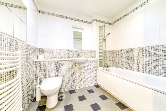 Flat 5, Burgess House, Whyteleafe photo 5