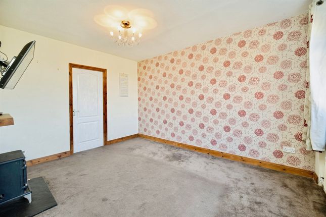 16, Englefield Crescent, BRADFORD photo 3