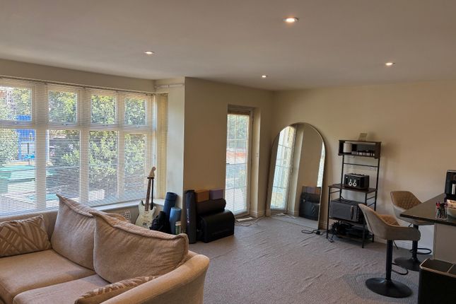 Flat 6, Churchill House, 409, Banbury Road, Oxfordshire photo 4