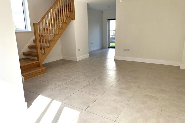 5, Newcourt Drive Exeter, Devon photo 3