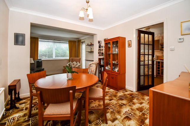24, St. Johns Drive, Leeds photo 4