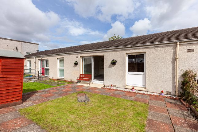 Thumbnail Terraced bungalow for sale in 118 South Gyle Gardens, South Gyle