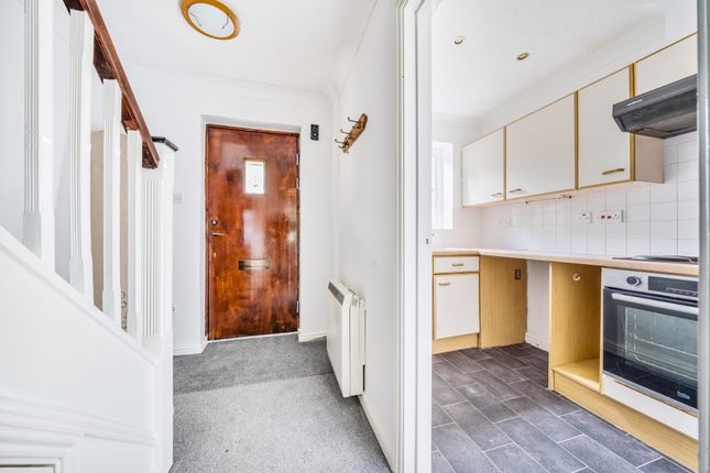 22 Lodge Drive, Weyhill, Andover photo 3
