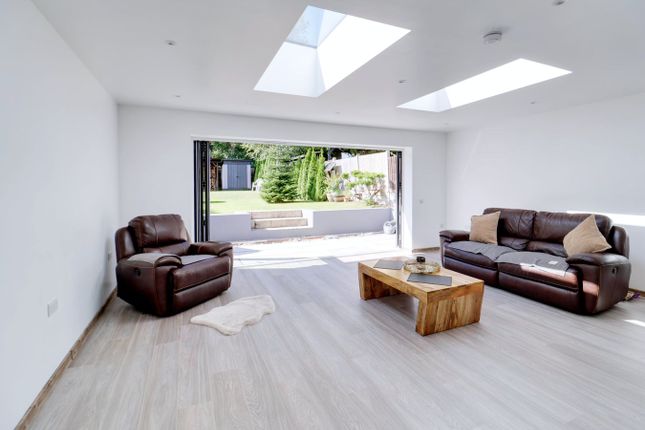 70, Corran Way, South Ockendon photo 3