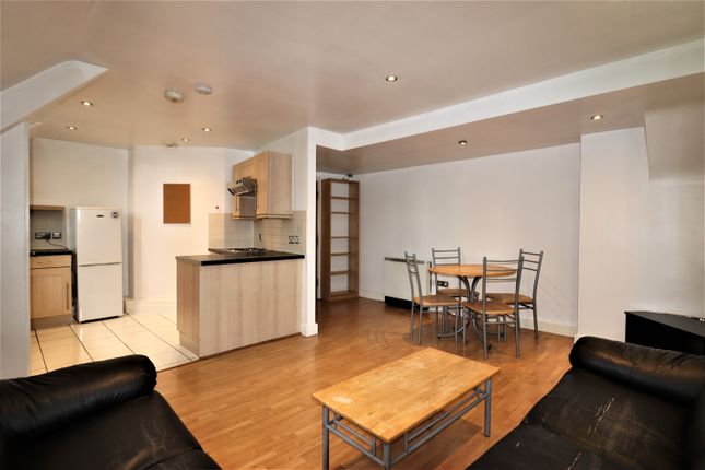 FLAT 8, DERROS BUILDING, GEORGE LEIGH STREET, GREAT ANCOTES, Manchester photo 3