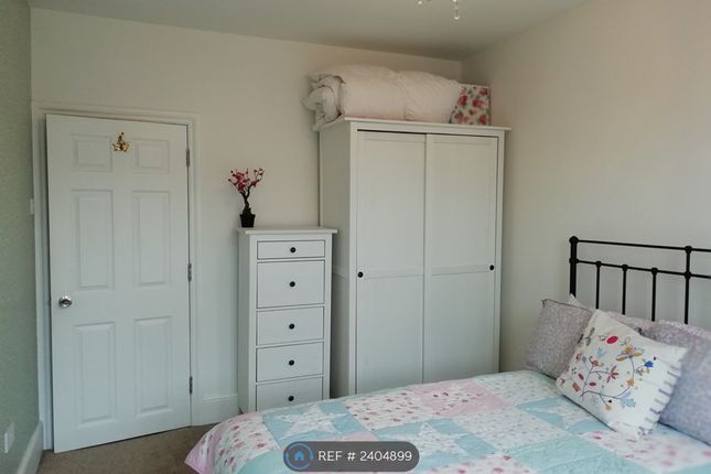 Bed 2 (Double)