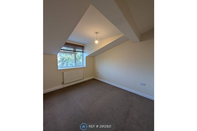 Flat, Orton Road, Leicester photo 4