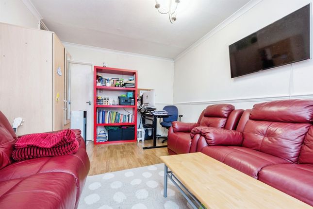 Flat for sale in Muswell Road, Bedford