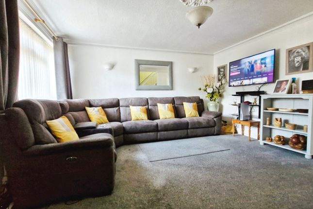 22, Abbey Fields, Telford photo 3