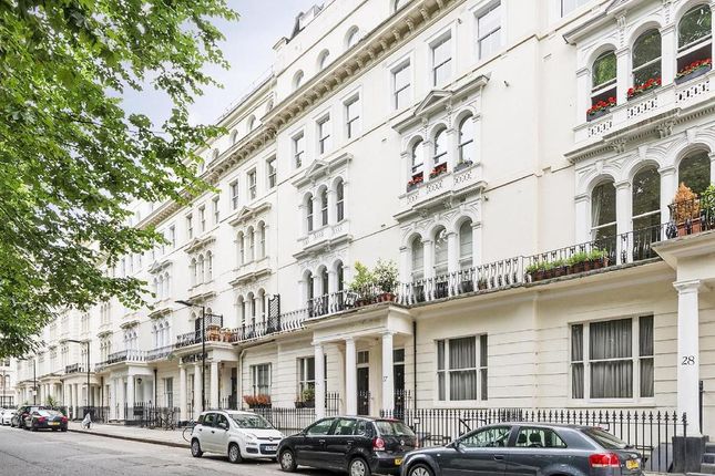 1 bed flat to rent in Kensington Gardens Square Garden, Kensington ...