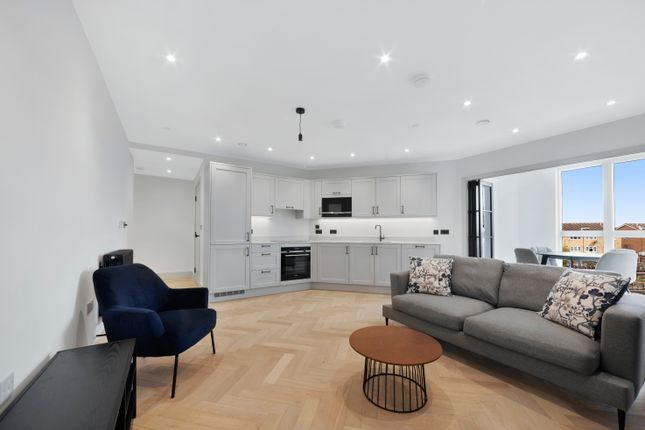 Flat to rent in Clifton Mansions, St. Pauls Avenue, London