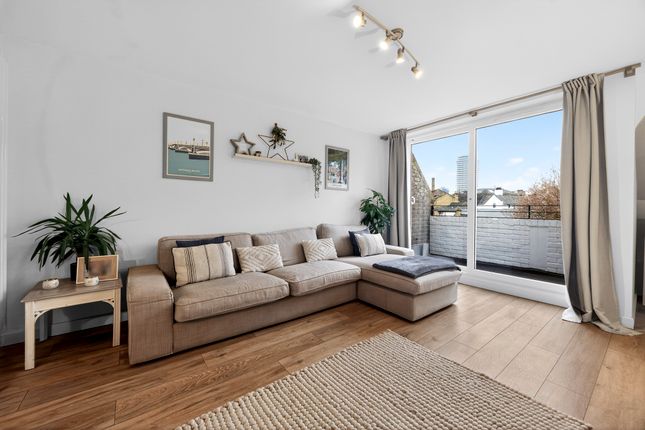 35, Sunbury Lane, Battersea photo 4