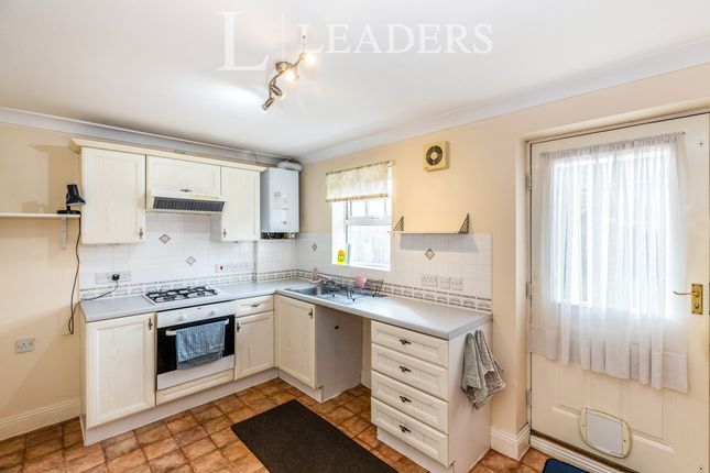 134, Magennis Close, Gosport photo 3