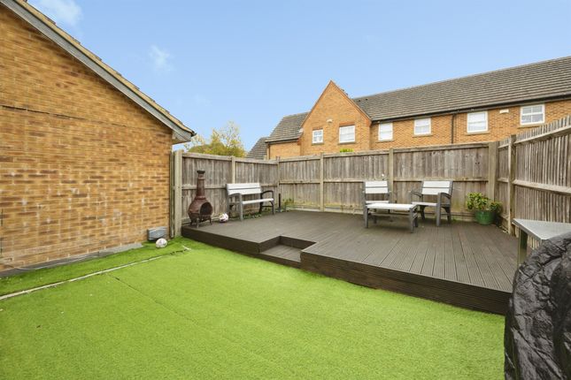 Wood Lane, Ashford photo 2