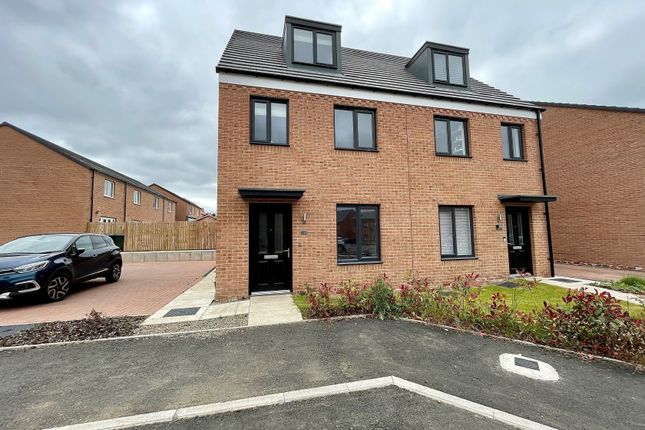 Thumbnail Town house for sale in Red Kite Drive, Woolsington, Newcastle Upon Tyne