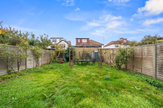 139, Ellesmere Road, London photo 2