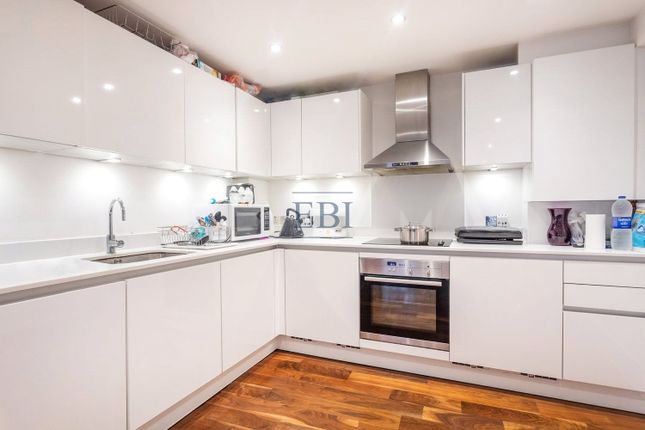 Flat 1, Comro Building, Limehouse photo 4