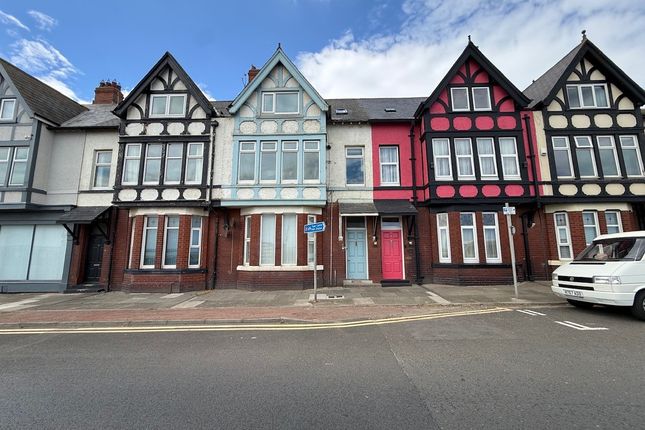 1-bed flat on Flat 1, The Cliff, Hartlepool, £38,000