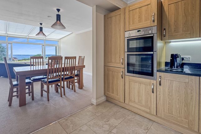 Apt 5, Westpoint, Cowes photo 4