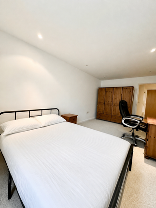 Flat 11, 419, High Road, Wood Green, London photo 2