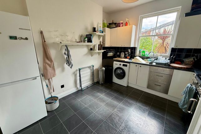 Flat 5, Latimer Gate,, Bernard Street, Hampshire photo 5