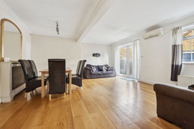 57, Chequers Orchard, Iver photo 4