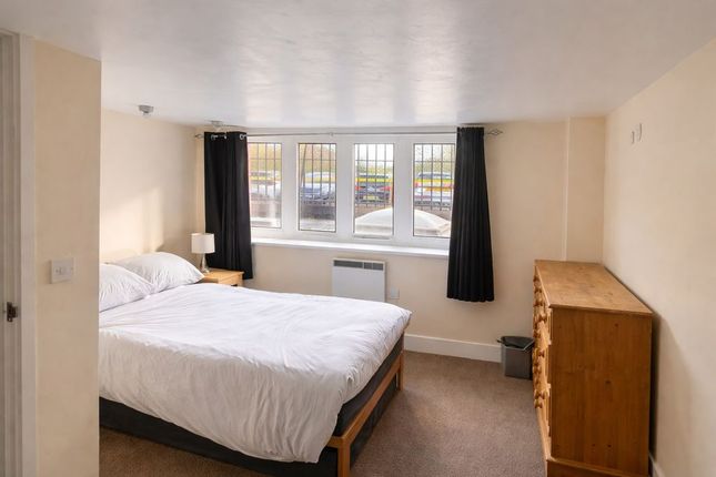 Flat 1 The Old School Rooms, Great Moor Street, Bolton photo 4